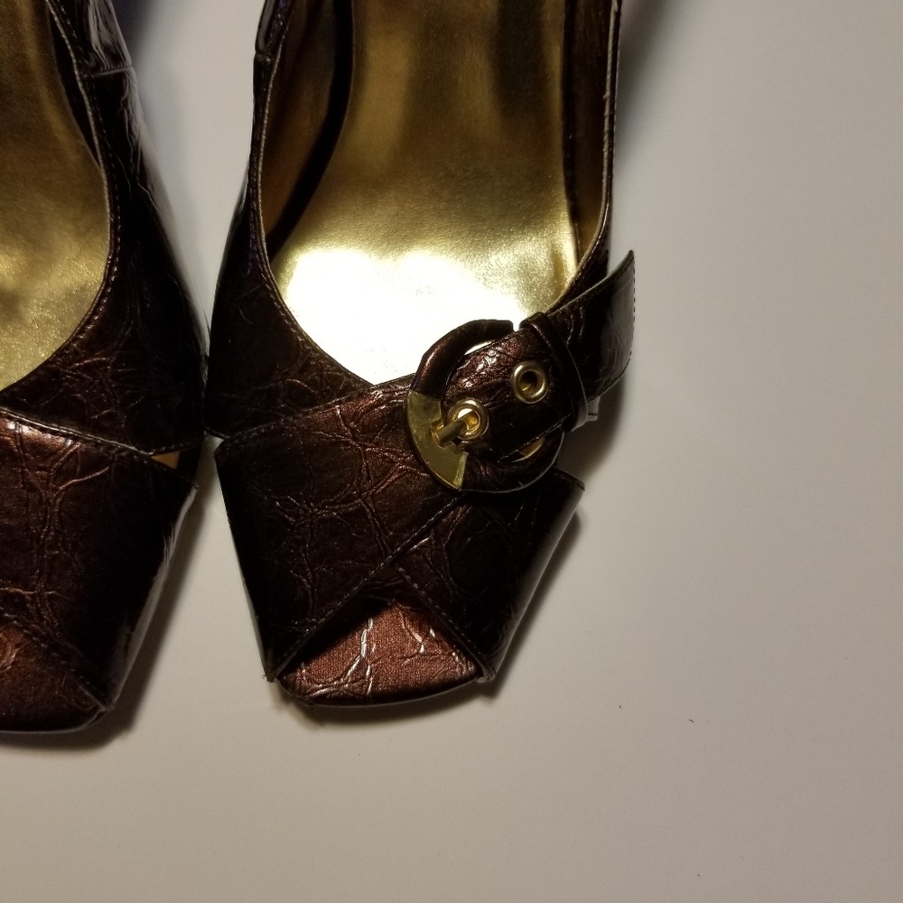 Shoes - Picture 3 of 5